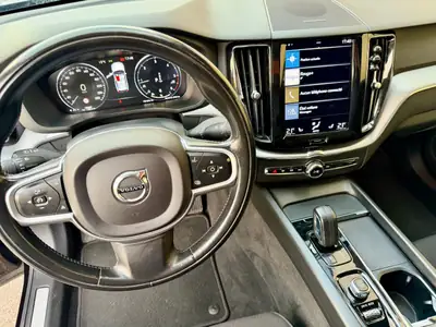 Volvo XC60 B4 R-Design — SUV premium diesel mild hybrid, 100 000 km, expertisé — Thumbnail 13