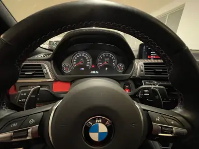 BMW M4 Heritage Limited Edition — Coupé sportif 450 ch, 10 000 km seulement — Miniatur 8