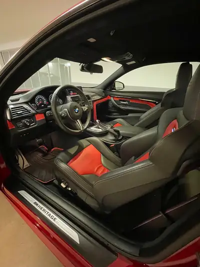 BMW M4 Heritage Limited Edition — Coupé sportif 450 ch, 10 000 km seulement — Miniatur 9