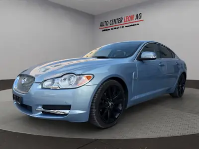 Jaguar XF 3.0 V6 Premium Luxury — Berline British Premium, 238 ch dynamiques — Seitenansicht