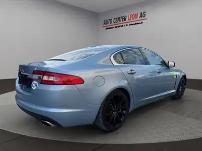 Jaguar XF 3.0 V6 Premium Luxury — Berline British Premium, 238 ch dynamiques — Detail