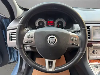 Jaguar XF 3.0 V6 Premium Luxury — Berline British Premium, 238 ch dynamiques — Miniatur 10