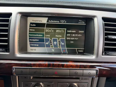 Jaguar XF 3.0 V6 Premium Luxury — Berline British Premium, 238 ch dynamiques — Miniatur 15