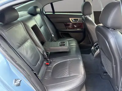Jaguar XF 3.0 V6 Premium Luxury — Berline British Premium, 238 ch dynamiques — Miniatur 18