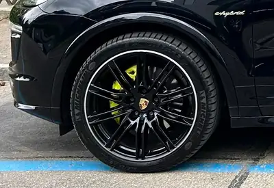 Porsche Cayenne S E-Hybrid Platinum Edition — SUV hybride rechargeable haute performance, 155'000 km — Thumbnail 7