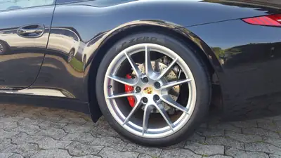 Porsche 911 Carrera S PDK — L'icône sportive allemande, 19'000 km seulement — Heckansicht
