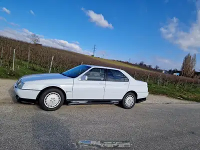 Alfa Romeo 164 Quadrifoglio Verde 1992 — Berline italienne de prestige, moteur 3.0L — Miniature 8