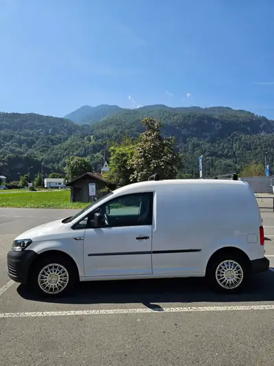 VW Caddy 1.4 TSI BlueMotion — Utilitaire compact polyvalent, équipé professionnel — fianco