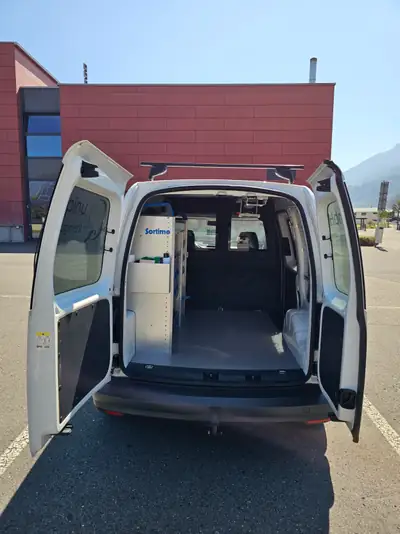 VW Caddy 1.4 TSI BlueMotion — Utilitaire compact polyvalent, équipé professionnel — interni