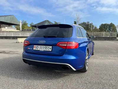 Audi RS4 Avant 4.2 FSI V8 quattro — Berline sport intégrale, 450 ch, entretien Audi complet — detail