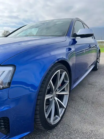 Audi RS4 Avant 4.2 FSI V8 quattro — Berline sport intégrale, 450 ch, entretien Audi complet — Thumbnail 7