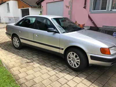 Audi 100 2.5 TDI — Berline de prestige des années 90, moteur robuste et fiable — Außenansicht