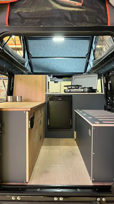 Land Rover Defender 110 Final Edition — L'icon britannique ultime, 70.000 CHF d'équipements premium — tableau de bord