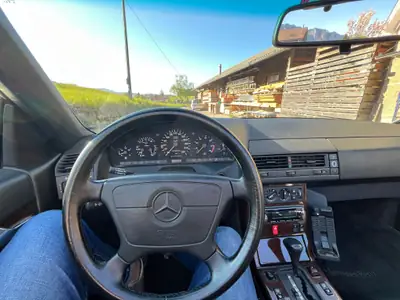 Mercedes-Benz SL 500 — Cabriolet prestige des années 90, 320 ch et seulement 111'300 km — Miniatura 11