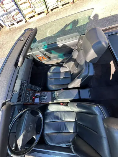 Mercedes-Benz SL 500 — Cabriolet prestige des années 90, 320 ch et seulement 111'300 km — Miniatura 13