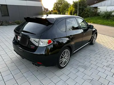 Subaru WRX STI 2.5 Turbo 4WD — Légende sportive, première main, état impeccable — vista posteriore