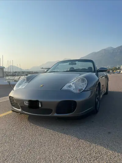 Porsche 911 Carrera 4 S Cabrio — Cabriolet sportif légendaire, 320 ch, transmission automatique — Seitenansicht