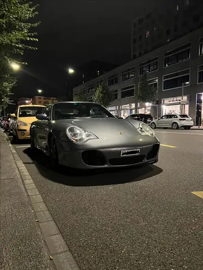 Porsche 911 Carrera 4 S Cabrio — Cabriolet sportif légendaire, 320 ch, transmission automatique — Innenraum