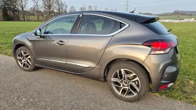 DS 4 2.0 Blue HDi Sport Chic — Diesel efficace, équipement premium, 107'000 km — vue extérieure