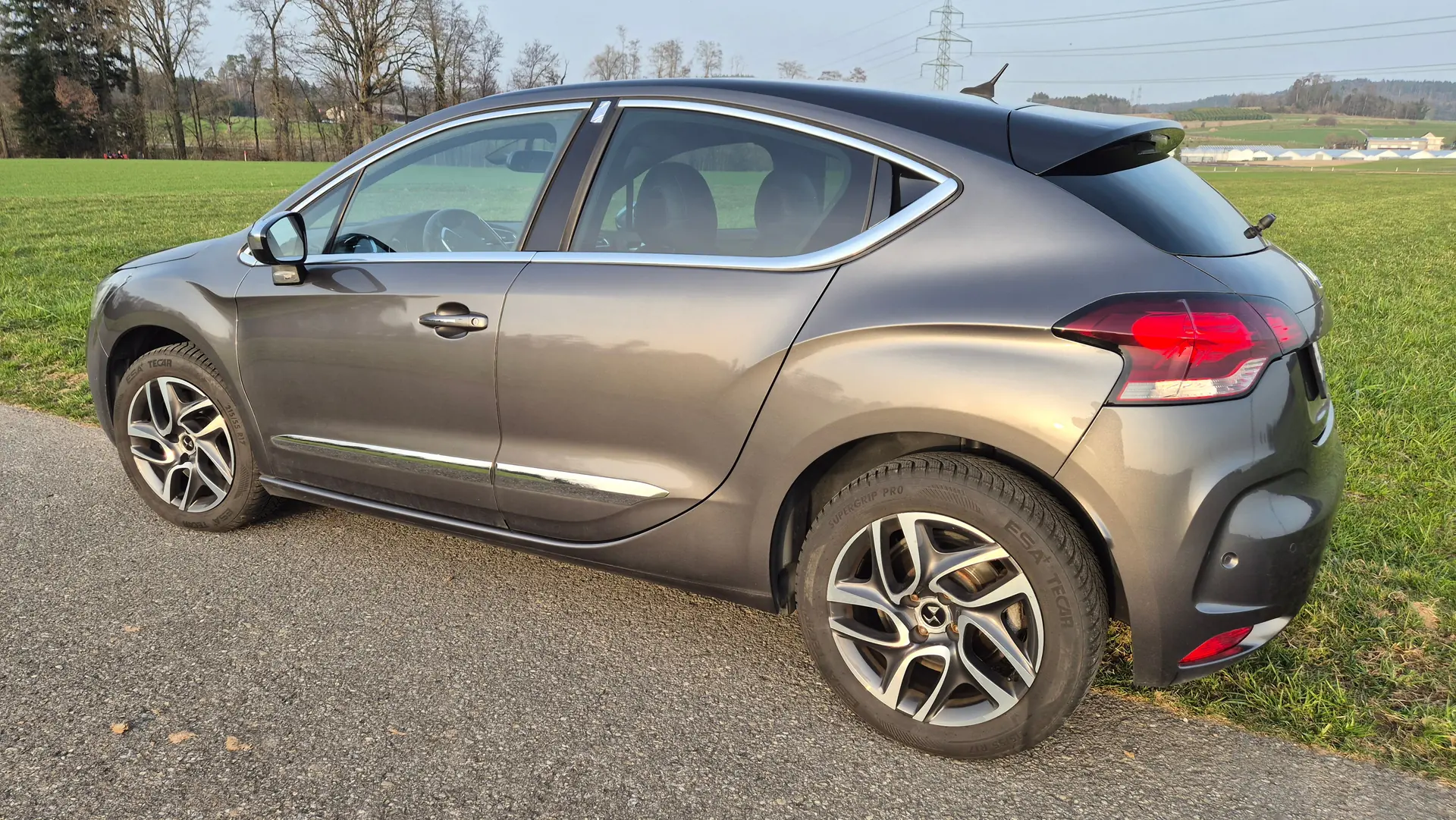 DS 4 2.0 Blue HDi Sport Chic — Diesel efficace, équipement premium, 107'000 km — vue extérieure