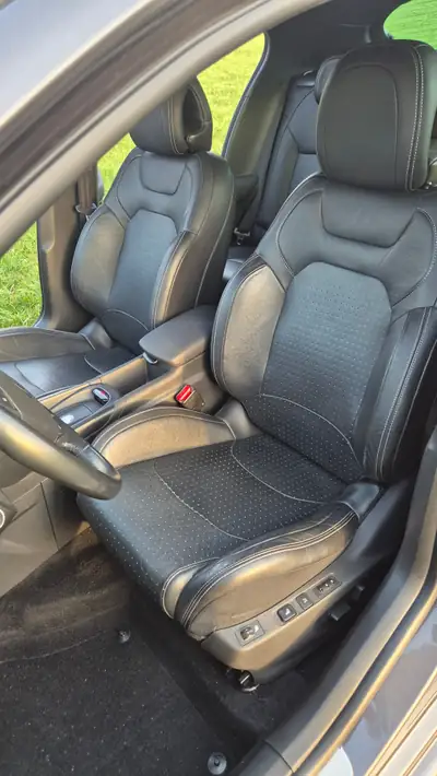 DS 4 2.0 Blue HDi Sport Chic — Diesel efficace, équipement premium, 107'000 km — Miniature 11
