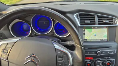 DS 4 2.0 Blue HDi Sport Chic — Diesel efficace, équipement premium, 107'000 km — Miniature 15