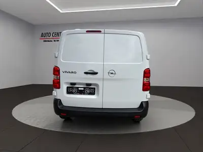 Opel Vivaro Cargo 1.5 D — Utilitaire diesel fiable, 1'890 km seulement — dashboard