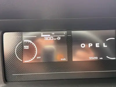 Opel Vivaro Cargo 1.5 D — Utilitaire diesel fiable, 1'890 km seulement — Thumbnail 11