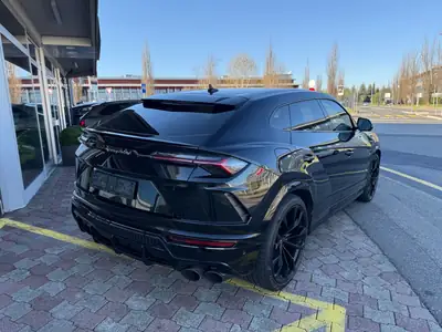 Lamborghini Urus E-Gear — Le SUV sportif italien à motorisation V8 essence — détail