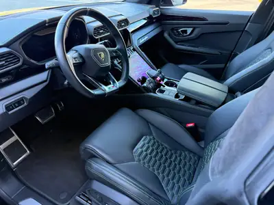 Lamborghini Urus E-Gear — Le SUV sportif italien à motorisation V8 essence — Miniature 8