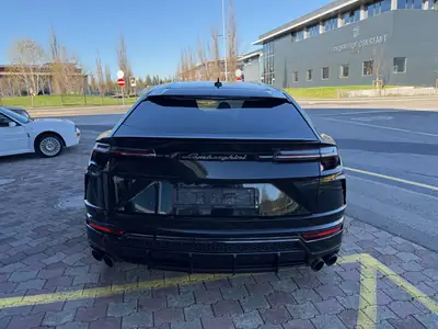 Lamborghini Urus E-Gear — Le SUV sportif italien à motorisation V8 essence — Miniature 7