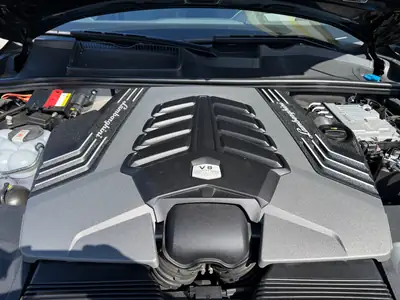 Lamborghini Urus E-Gear — Le SUV sportif italien à motorisation V8 essence — Miniature 12