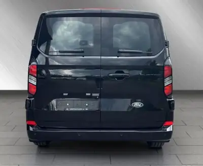 Ford Transit Custom Van 300 L2H1 Limited — Utilitaire polyvalent 6 places, diesel automatique — tableau de bord