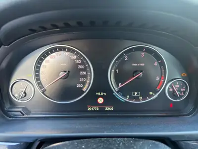 BMW 530d xDrive Steptronic — Berline premium diesel, transmission intégrale, sans sinistre — Miniatur 11