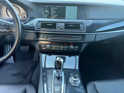 BMW 530d xDrive Steptronic — Berline premium diesel, transmission intégrale, sans sinistre — Miniatur 12