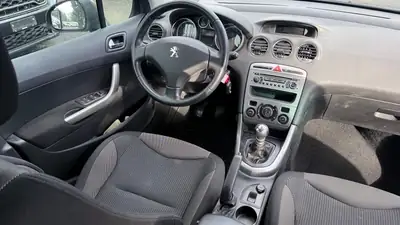 Peugeot 308 SW 1.6 Turbo Sport Pack — Monospace polyvalent, sans sinistre — Miniature 10