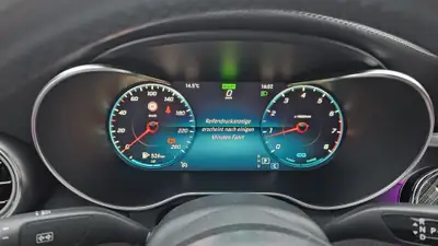 Mercedes-Benz C 200 Swiss Star AMG Line 4Matic — Berline élégante, hybride mild et rouage intégral — intérieur