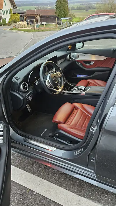 Mercedes-Benz C 200 Swiss Star AMG Line 4Matic — Berline élégante, hybride mild et rouage intégral — tableau de bord