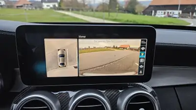 Mercedes-Benz C 200 Swiss Star AMG Line 4Matic — Berline élégante, hybride mild et rouage intégral — Miniature 10