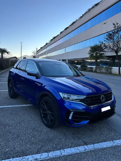 VW T-Roc 2.0 TSI R DSG 4Motion — SUV compact haute performance, 46'000 km seulement — vista posteriore