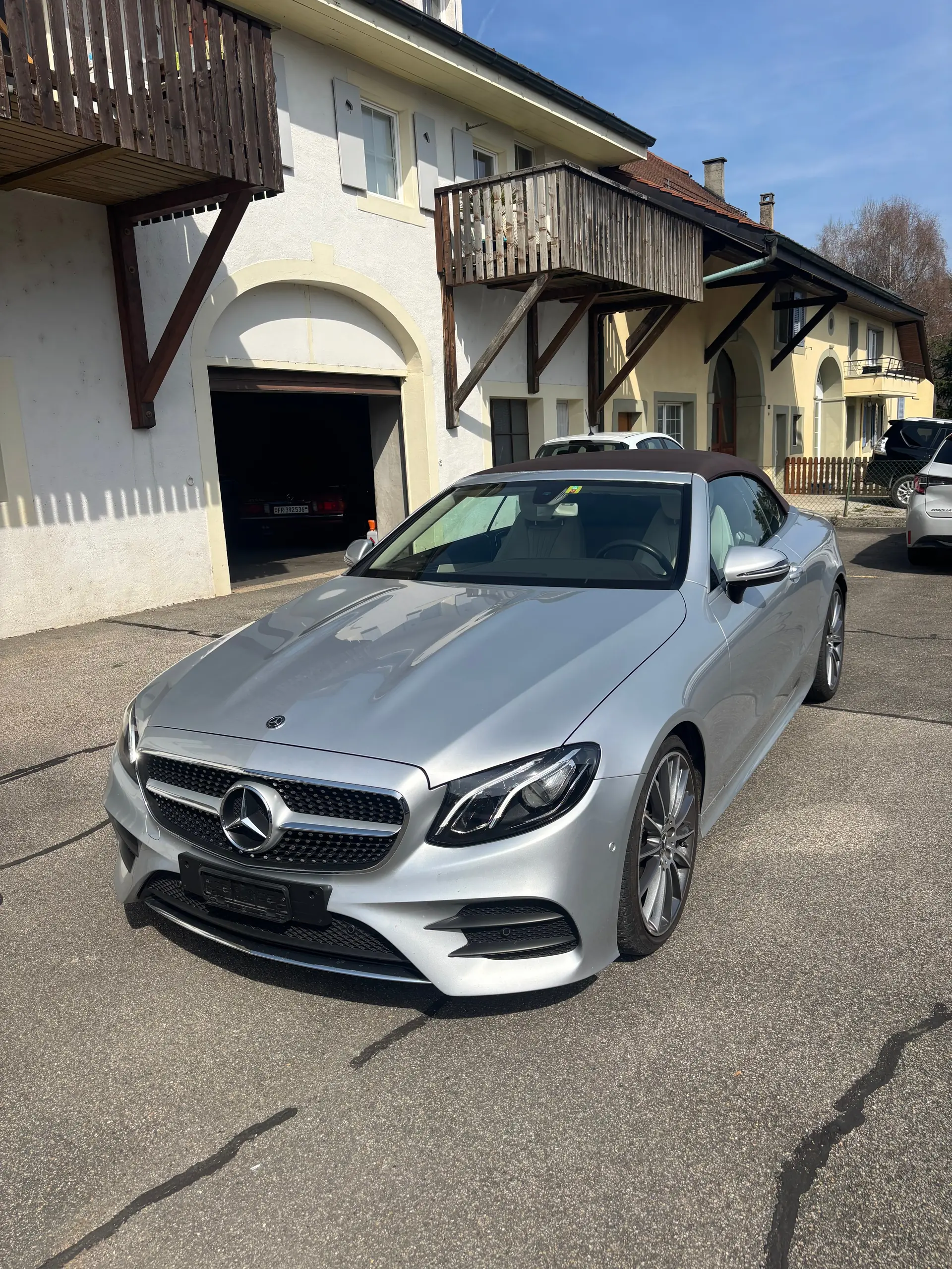 Mercedes-Benz E 220D Cabriolet — Élégance décapotable, motorisation diesel efficace — Außenansicht