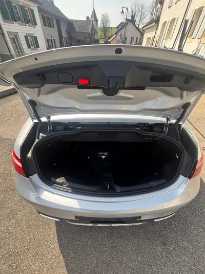 Mercedes-Benz E 220D Cabriolet — Élégance décapotable, motorisation diesel efficace — Miniatur 19