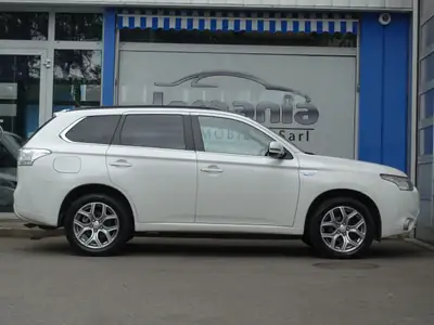 Mitsubishi Outlander 2.0 PHEV Navigator — SUV hybride rechargeable, 125'800 km, sans accident — Thumbnail 7