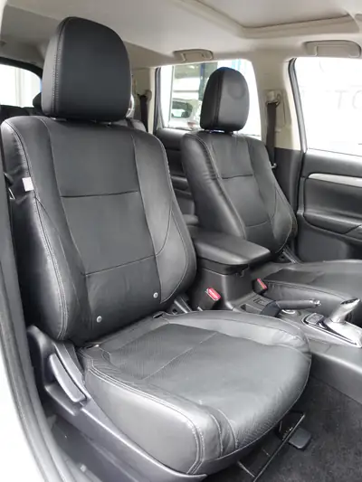 Mitsubishi Outlander 2.0 PHEV Navigator — SUV hybride rechargeable, 125'800 km, sans accident — Thumbnail 10