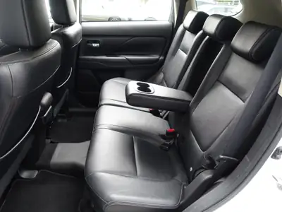 Mitsubishi Outlander 2.0 PHEV Navigator — SUV hybride rechargeable, 125'800 km, sans accident — Thumbnail 14
