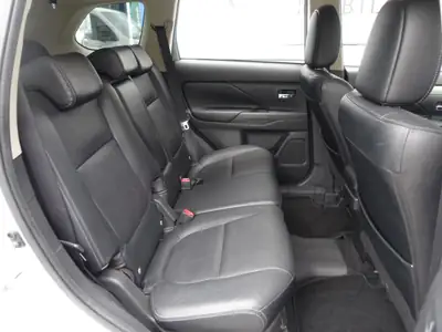 Mitsubishi Outlander 2.0 PHEV Navigator — SUV hybride rechargeable, 125'800 km, sans accident — Thumbnail 15