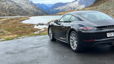 Porsche 718 Cayman 2.0 PDK — Coupé sportif affûté, 15'900 km seulement — Miniature 12