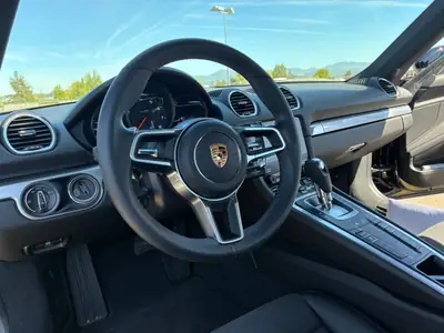 Porsche 718 Cayman 2.0 PDK — Coupé sportif affûté, 15'900 km seulement — Miniature 15
