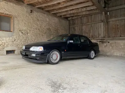 Ford Sierra 2.0i Cosworth 4x4 — Légende sportive 1992, 220 ch et transmission intégrale — fianco