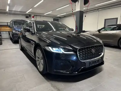 Jaguar XF P250 — Élégance britannique, motorisation moderne et garantie constructeur — Armaturenbrett